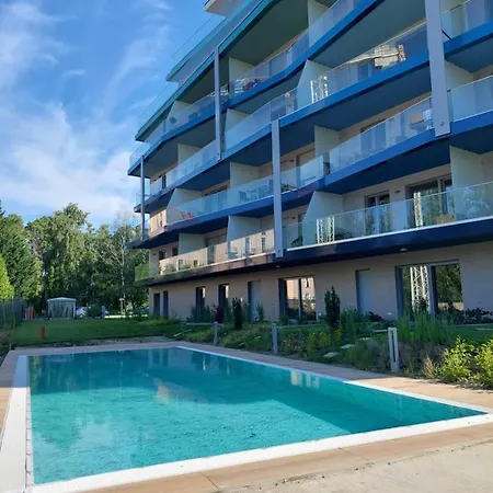 Mistral 202 Apartment *