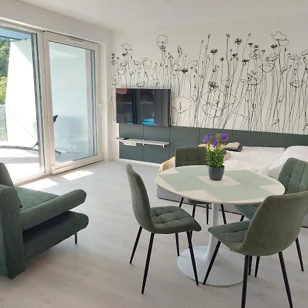 Apartment Mistral 202 *